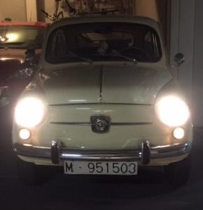 Seat 600 con las bombillas H5